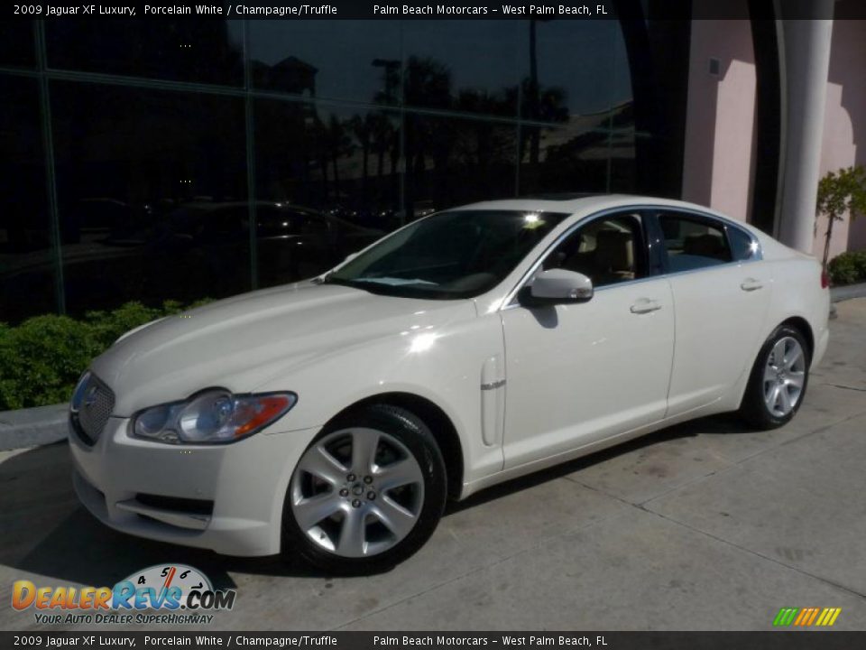 2009 Jaguar XF Luxury Porcelain White / Champagne/Truffle Photo #10