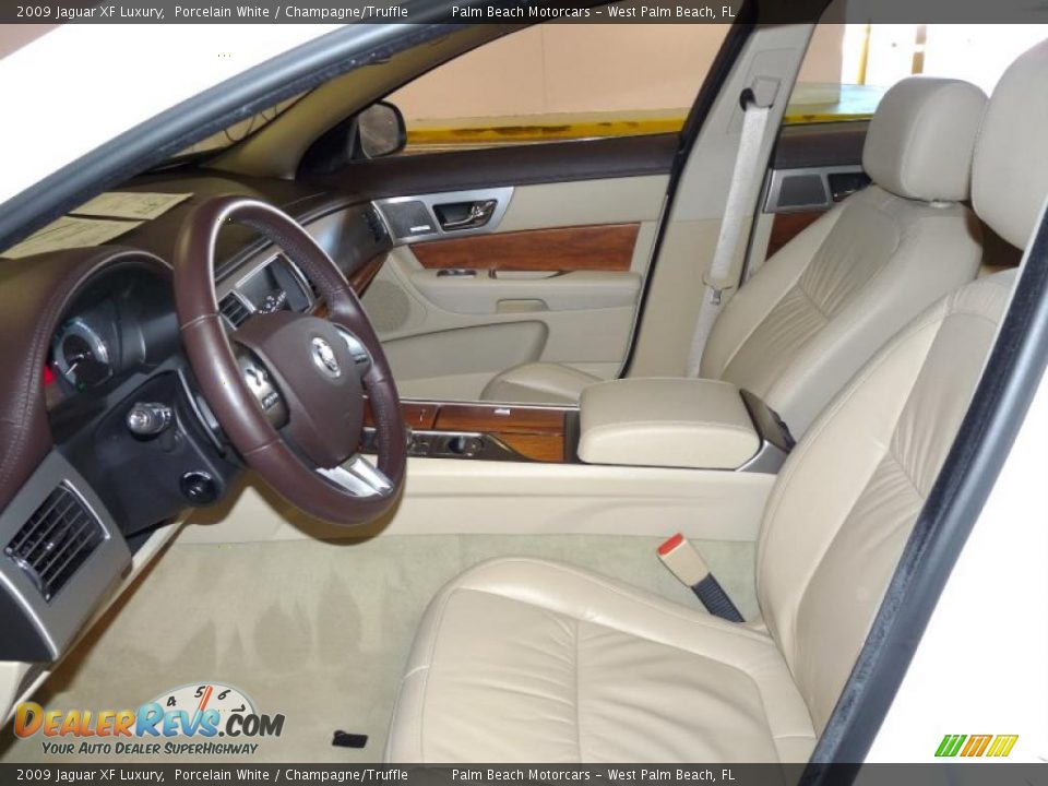 2009 Jaguar XF Luxury Porcelain White / Champagne/Truffle Photo #18