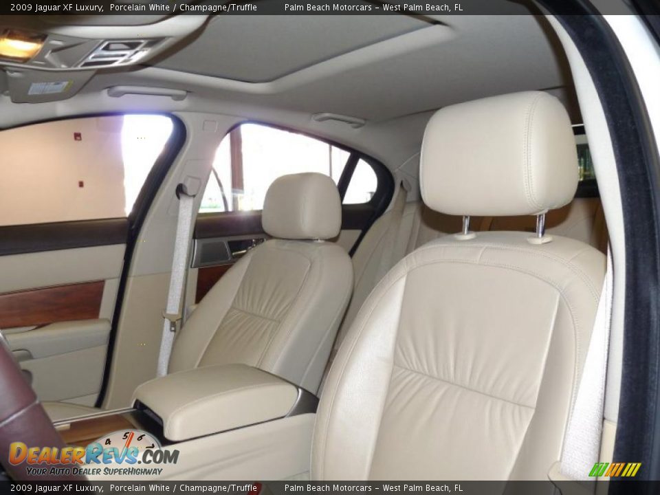 2009 Jaguar XF Luxury Porcelain White / Champagne/Truffle Photo #19