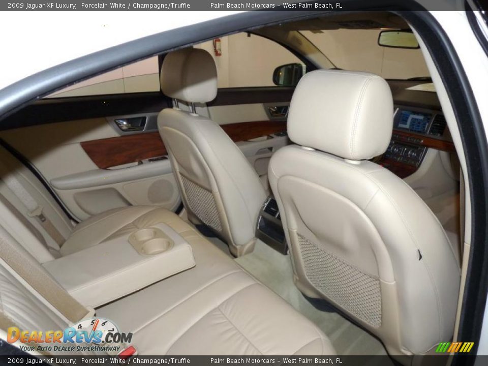 2009 Jaguar XF Luxury Porcelain White / Champagne/Truffle Photo #24