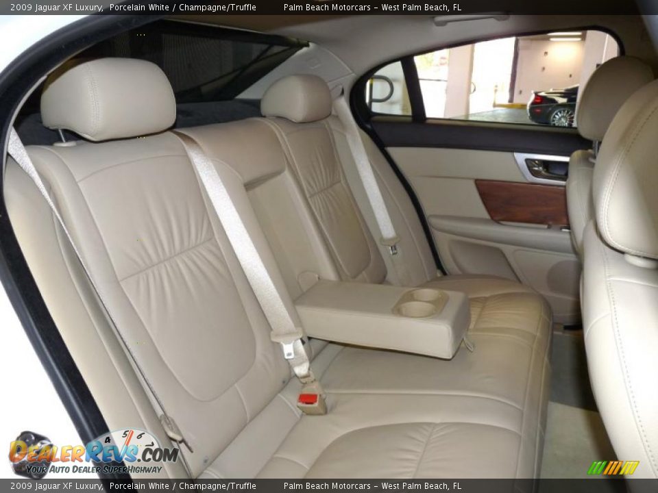 2009 Jaguar XF Luxury Porcelain White / Champagne/Truffle Photo #25