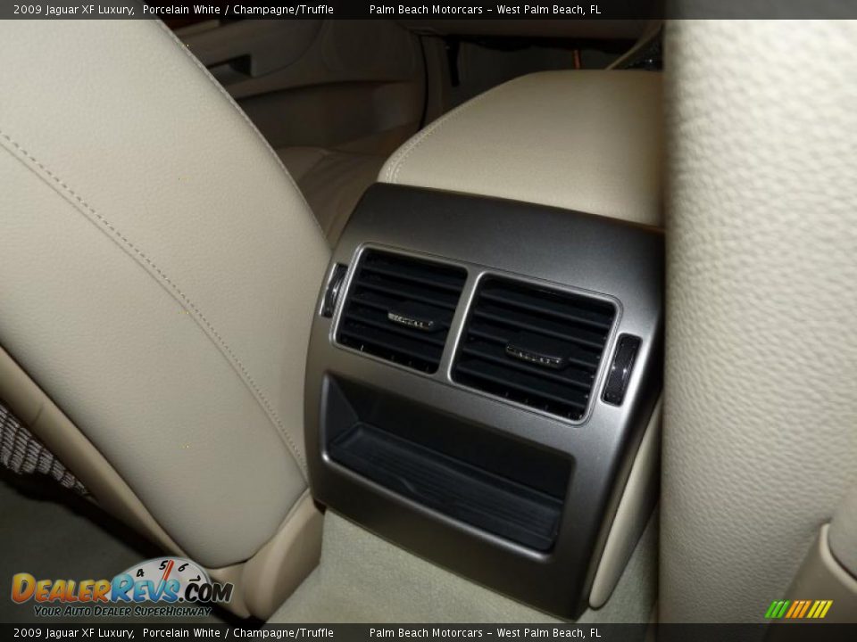 2009 Jaguar XF Luxury Porcelain White / Champagne/Truffle Photo #26