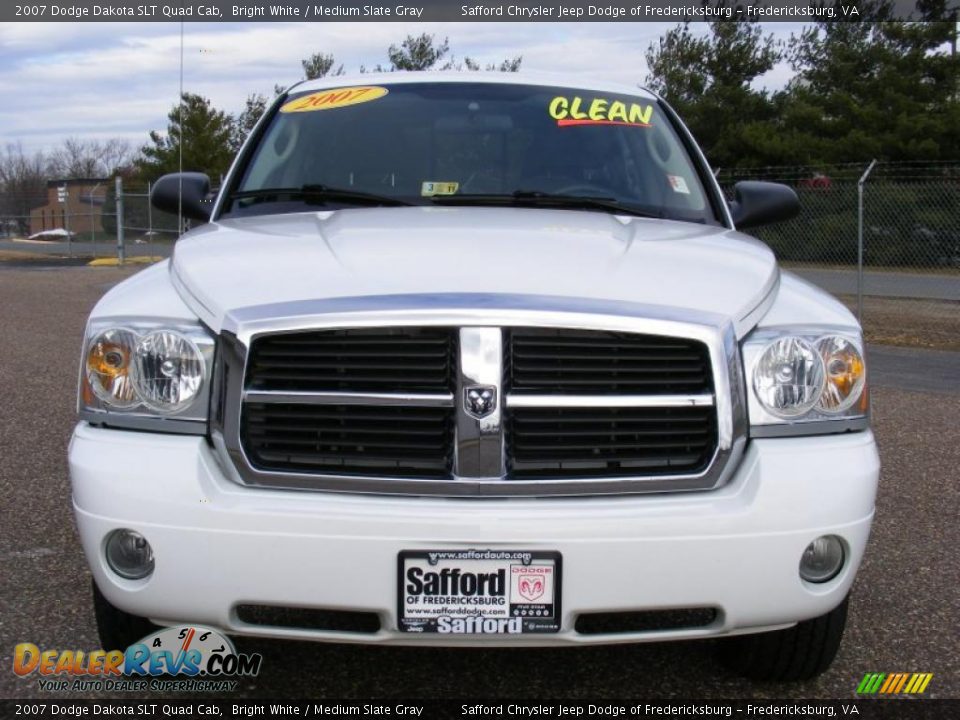 2007 Dodge Dakota SLT Quad Cab Bright White / Medium Slate Gray Photo #2