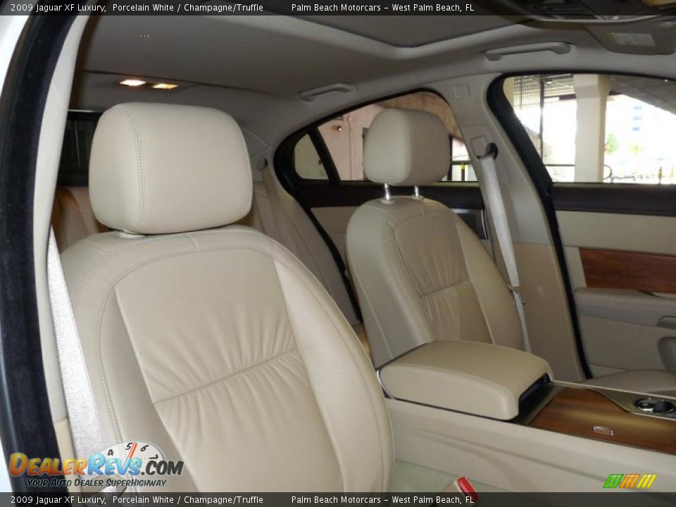 2009 Jaguar XF Luxury Porcelain White / Champagne/Truffle Photo #34