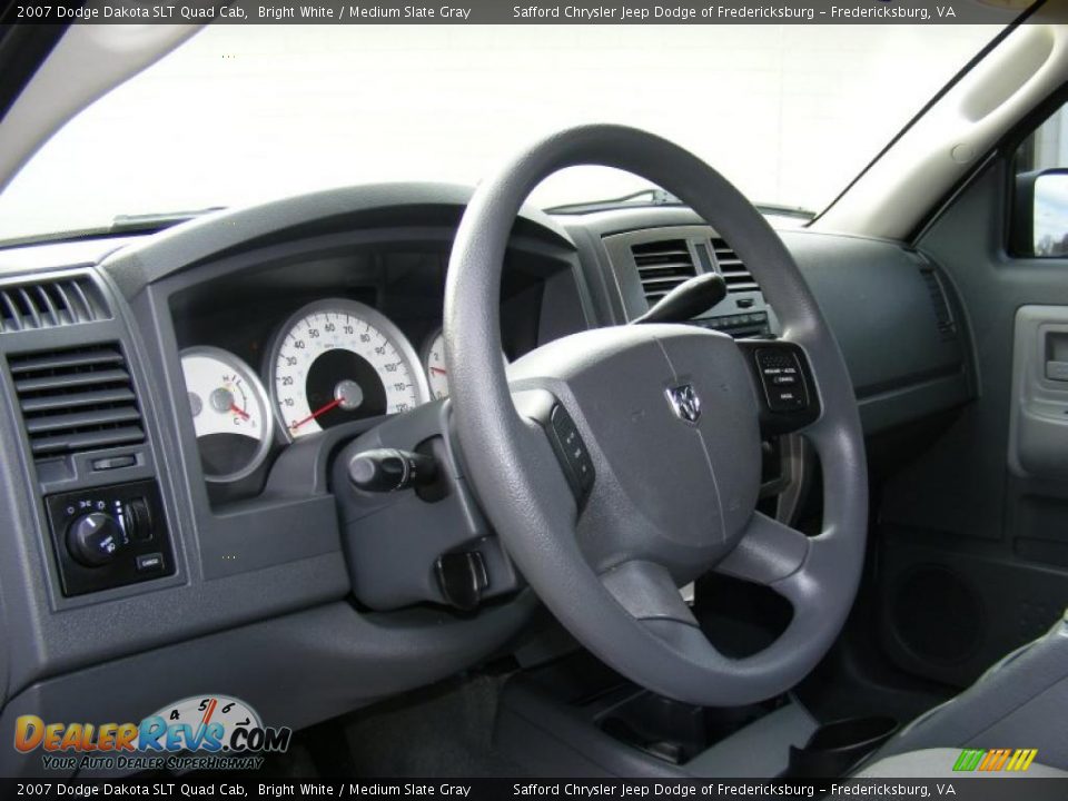 2007 Dodge Dakota SLT Quad Cab Bright White / Medium Slate Gray Photo #12