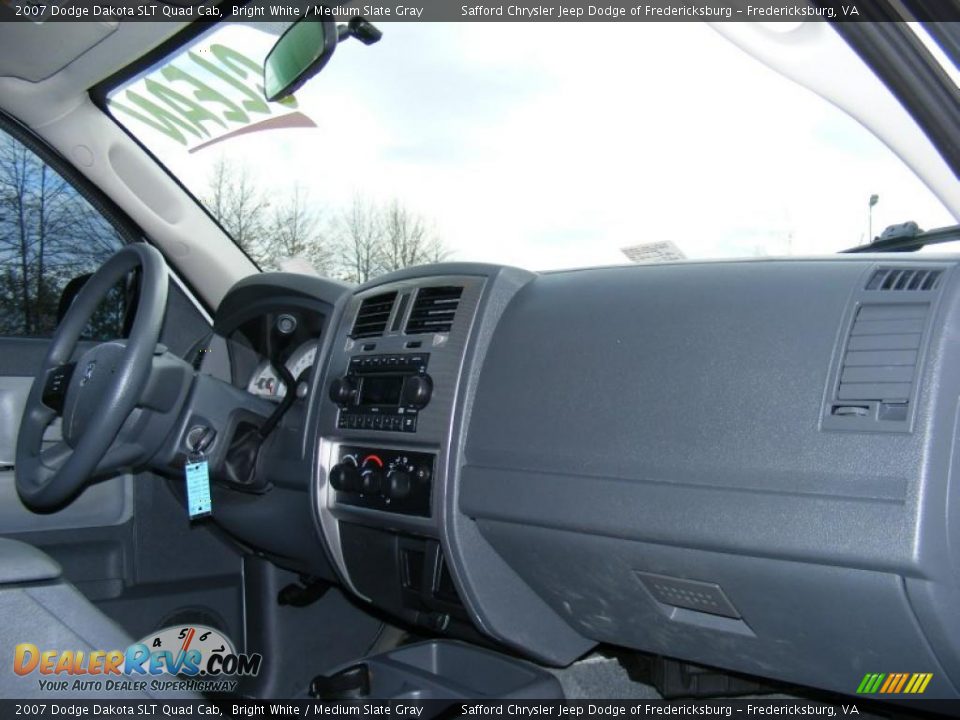 2007 Dodge Dakota SLT Quad Cab Bright White / Medium Slate Gray Photo #18