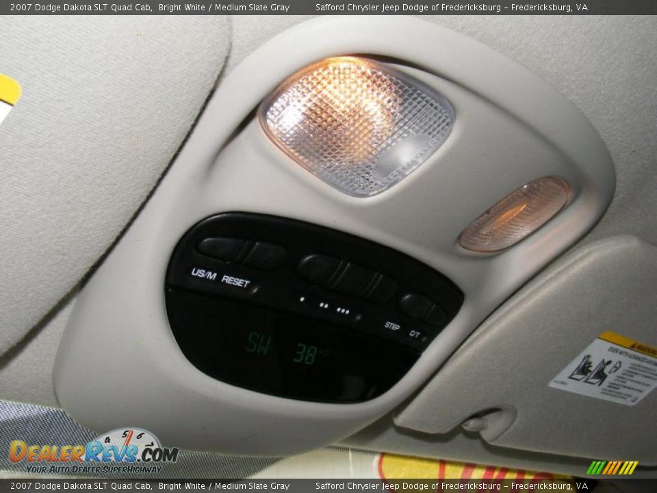 2007 Dodge Dakota SLT Quad Cab Bright White / Medium Slate Gray Photo #31
