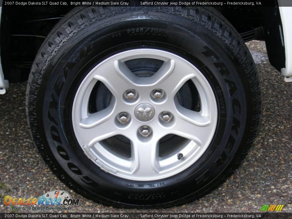 2007 Dodge Dakota SLT Quad Cab Bright White / Medium Slate Gray Photo #33