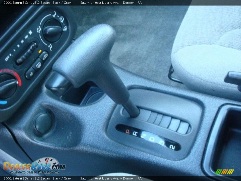 2001 Saturn S Series SL2 Sedan Black / Gray Photo #12