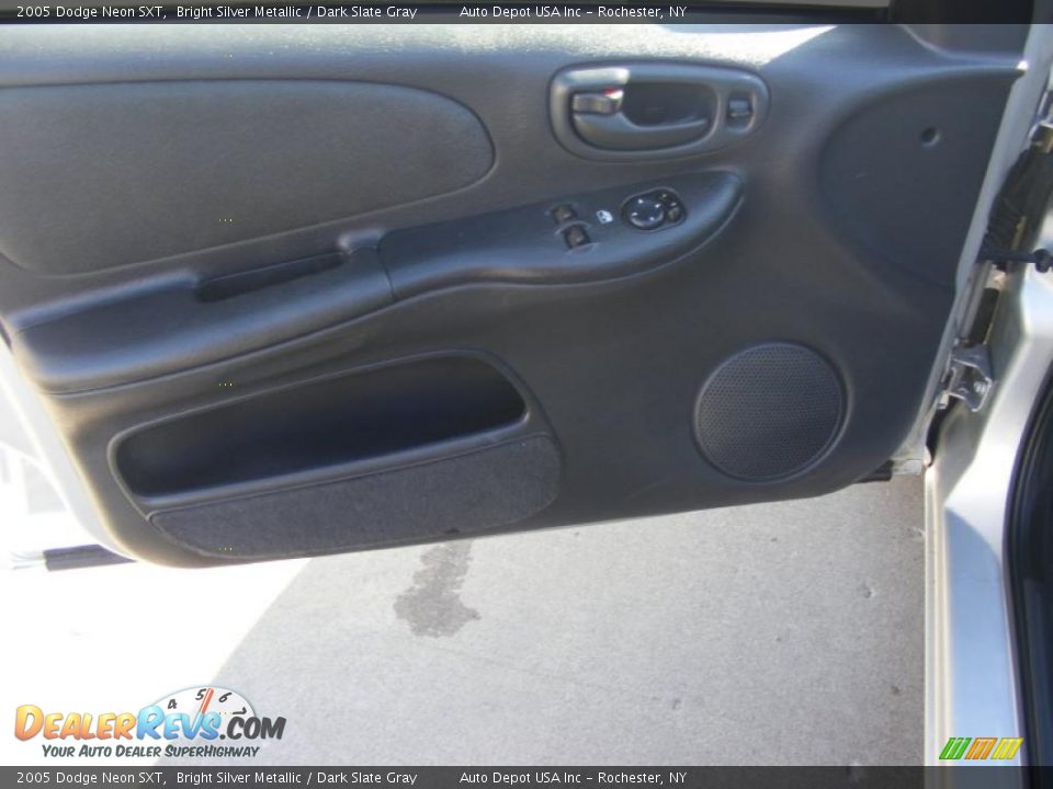 2005 Dodge Neon SXT Bright Silver Metallic / Dark Slate Gray Photo #11