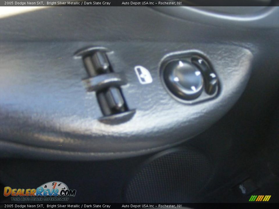 2005 Dodge Neon SXT Bright Silver Metallic / Dark Slate Gray Photo #15