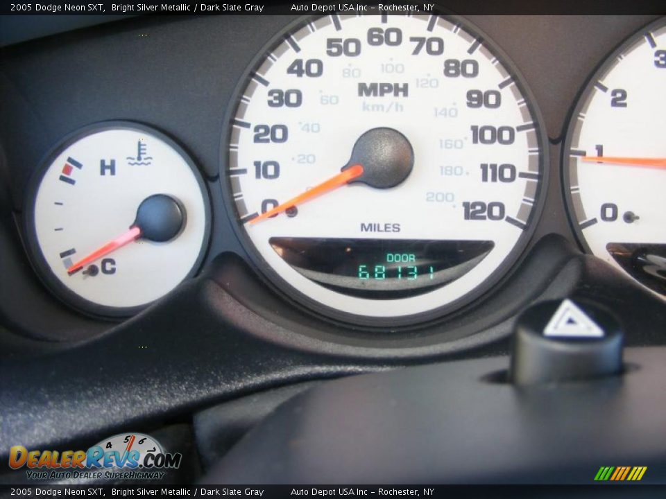 2005 Dodge Neon SXT Bright Silver Metallic / Dark Slate Gray Photo #16