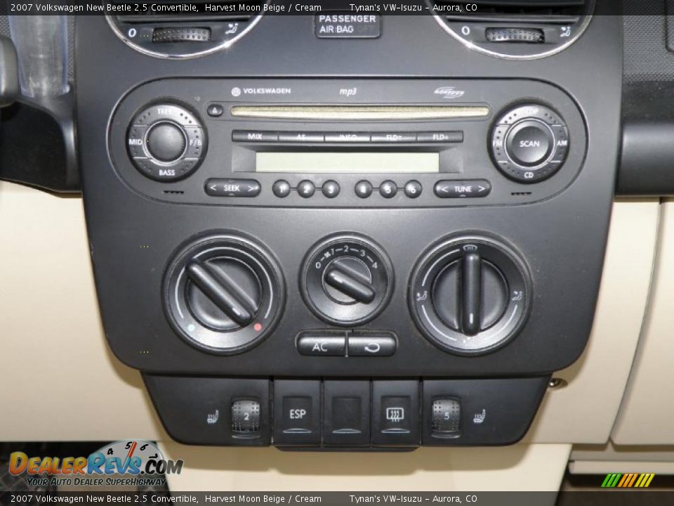2007 Volkswagen New Beetle 2.5 Convertible Harvest Moon Beige / Cream Photo #11