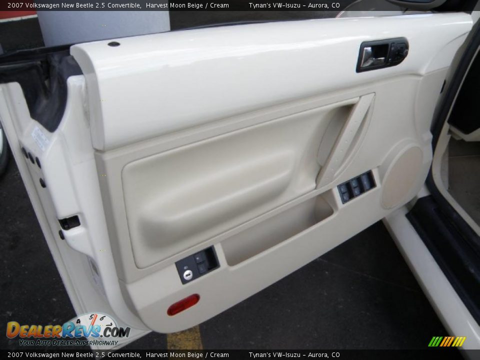 2007 Volkswagen New Beetle 2.5 Convertible Harvest Moon Beige / Cream Photo #13