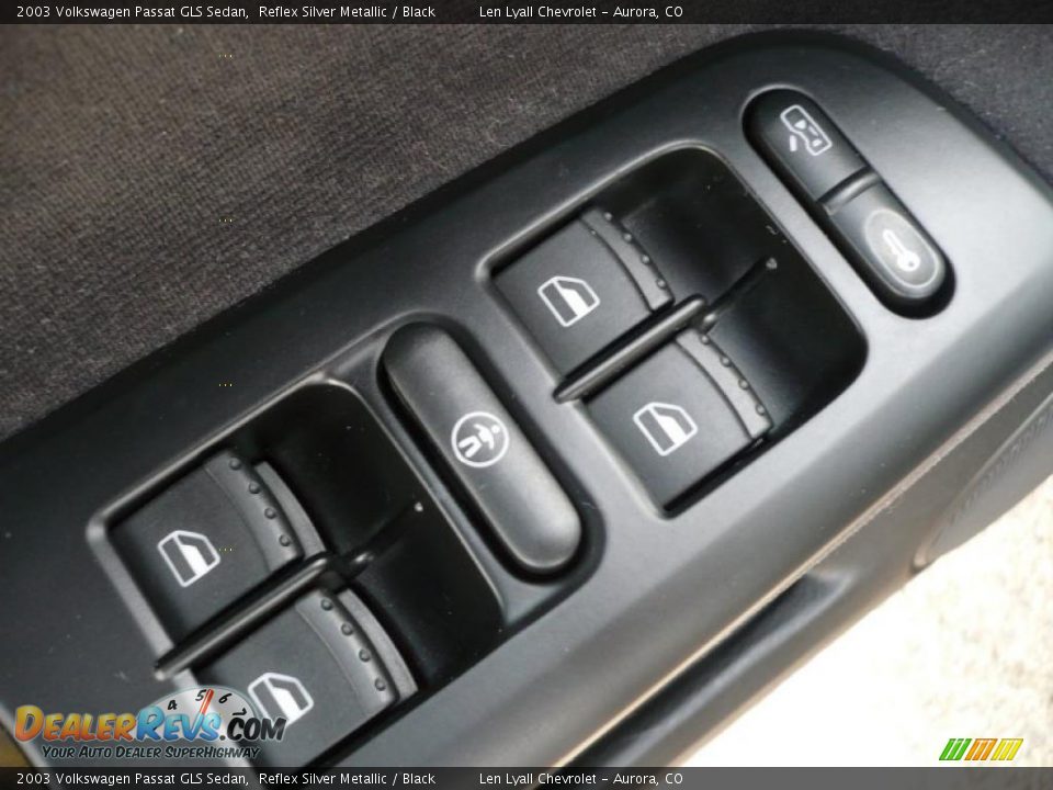 2003 Volkswagen Passat GLS Sedan Reflex Silver Metallic / Black Photo #8