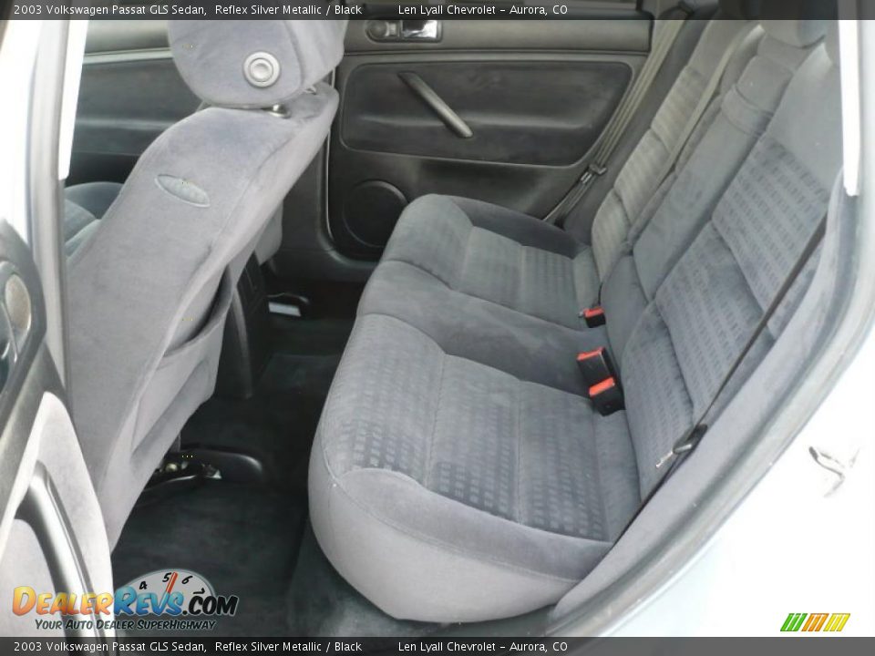 2003 Volkswagen Passat GLS Sedan Reflex Silver Metallic / Black Photo #10