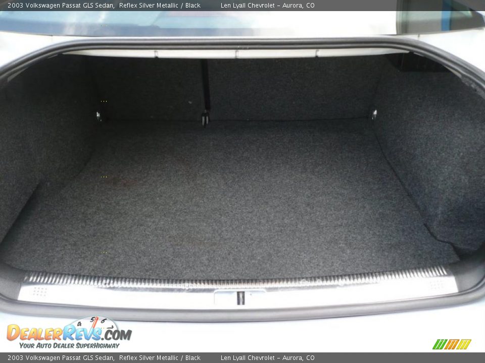 2003 Volkswagen Passat GLS Sedan Reflex Silver Metallic / Black Photo #11