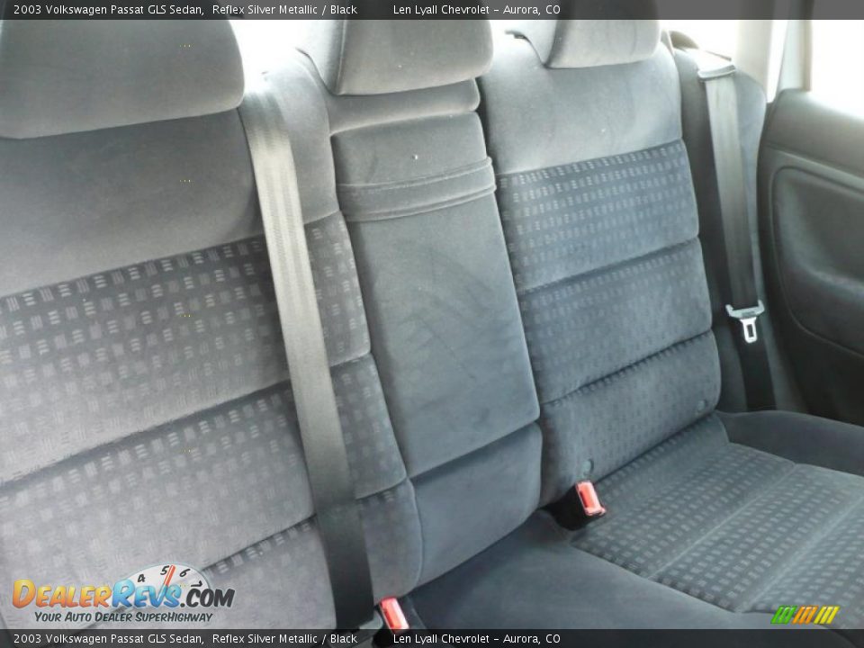 2003 Volkswagen Passat GLS Sedan Reflex Silver Metallic / Black Photo #14