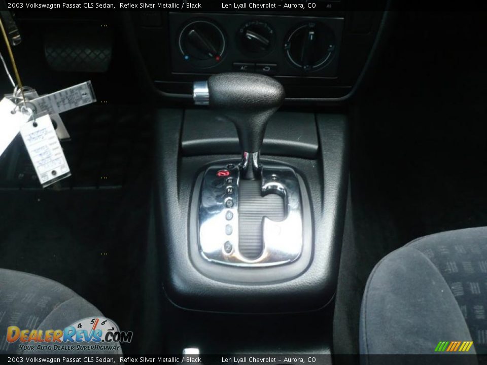 2003 Volkswagen Passat GLS Sedan Reflex Silver Metallic / Black Photo #16