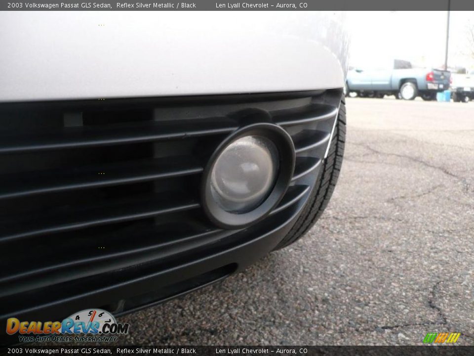2003 Volkswagen Passat GLS Sedan Reflex Silver Metallic / Black Photo #19