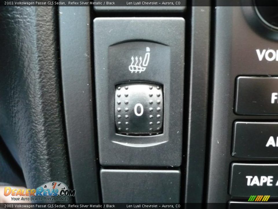 2003 Volkswagen Passat GLS Sedan Reflex Silver Metallic / Black Photo #24