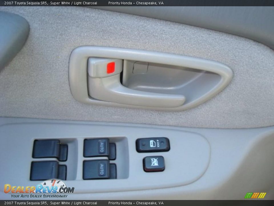2007 Toyota Sequoia SR5 Super White / Light Charcoal Photo #20