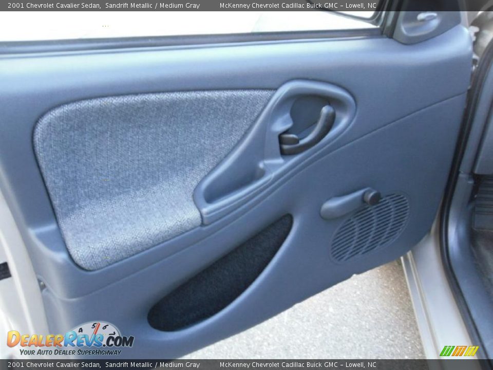 2001 Chevrolet Cavalier Sedan Sandrift Metallic / Medium Gray Photo #10