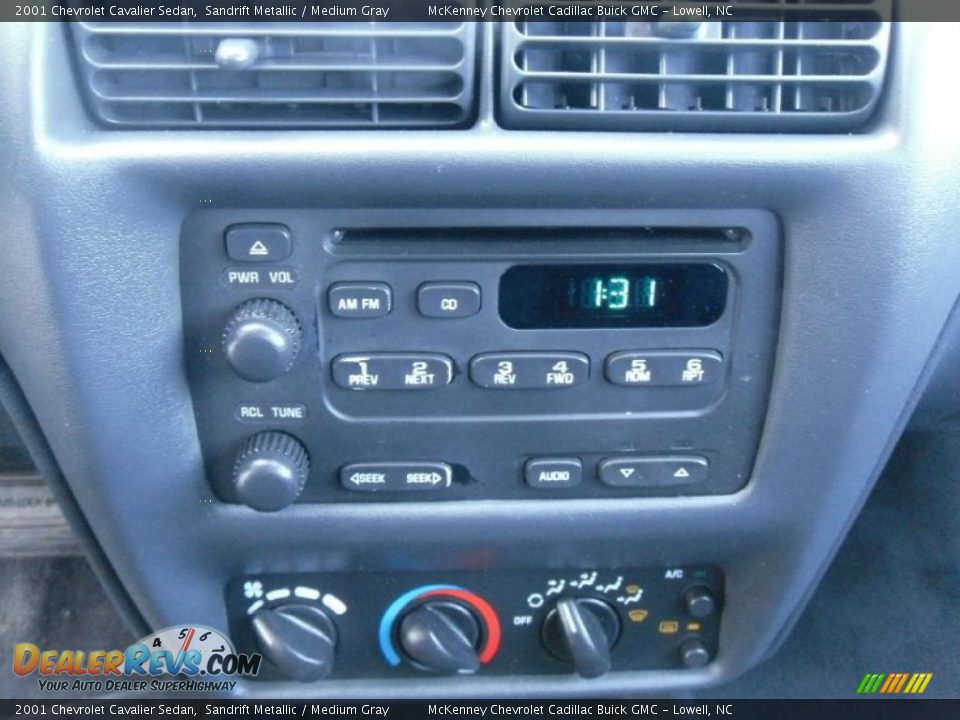 2001 Chevrolet Cavalier Sedan Sandrift Metallic / Medium Gray Photo #12