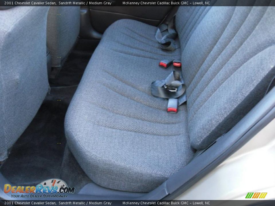 2001 Chevrolet Cavalier Sedan Sandrift Metallic / Medium Gray Photo #13