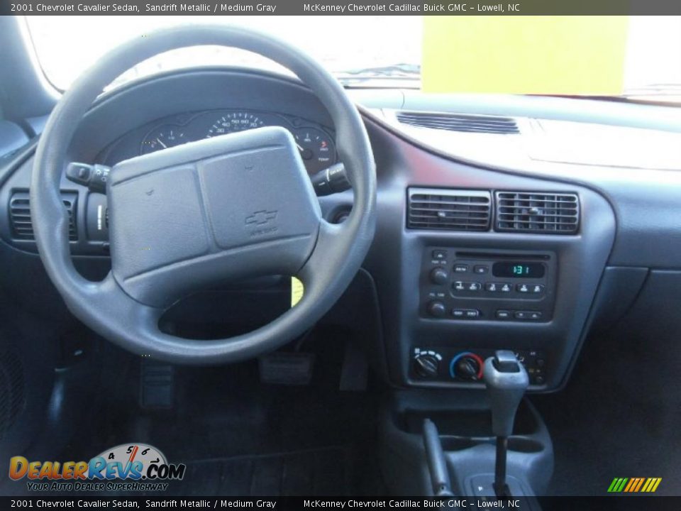 2001 Chevrolet Cavalier Sedan Sandrift Metallic / Medium Gray Photo #14