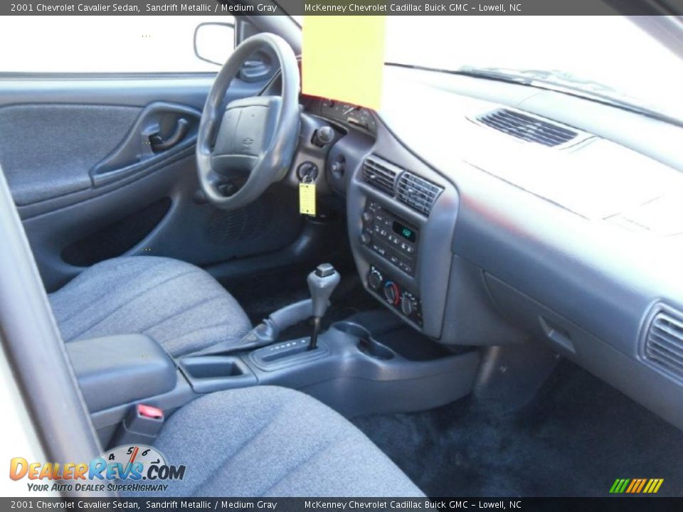 2001 Chevrolet Cavalier Sedan Sandrift Metallic / Medium Gray Photo #21