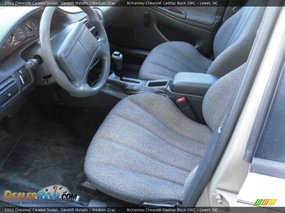 2001 Chevrolet Cavalier Sedan Sandrift Metallic / Medium Gray Photo #26