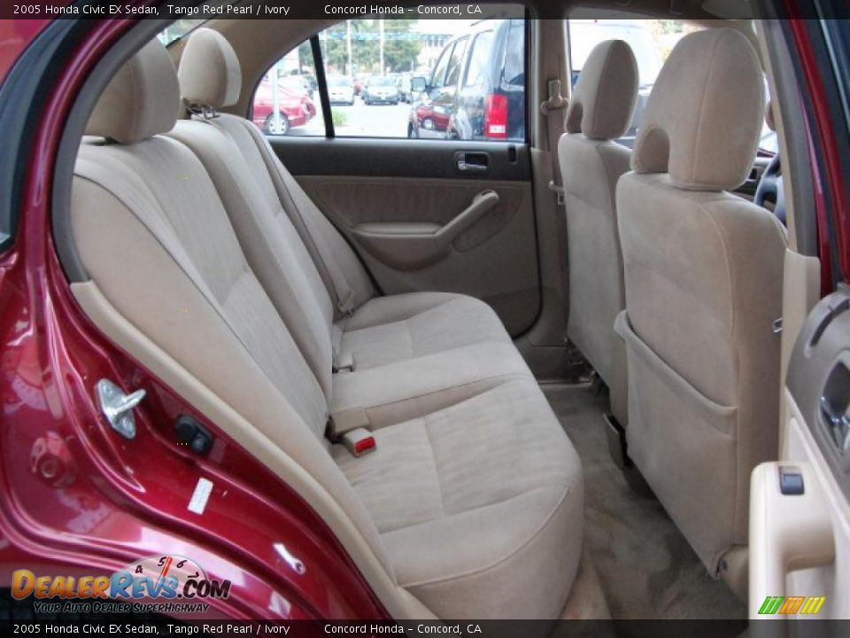 2005 Honda Civic EX Sedan Tango Red Pearl / Ivory Photo #15