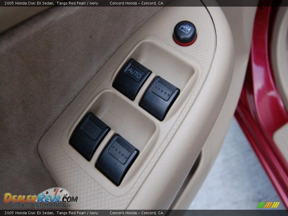 2005 Honda Civic EX Sedan Tango Red Pearl / Ivory Photo #17