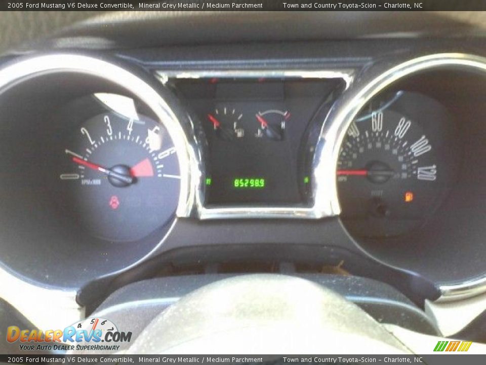 2005 Ford Mustang V6 Deluxe Convertible Mineral Grey Metallic / Medium Parchment Photo #9