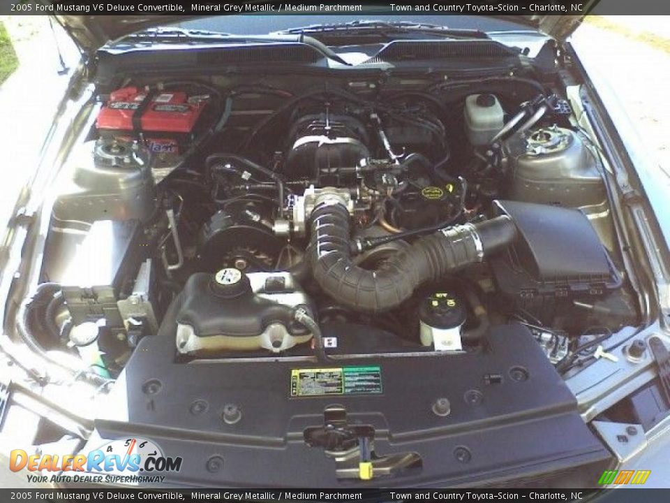 2005 Ford Mustang V6 Deluxe Convertible Mineral Grey Metallic / Medium Parchment Photo #19