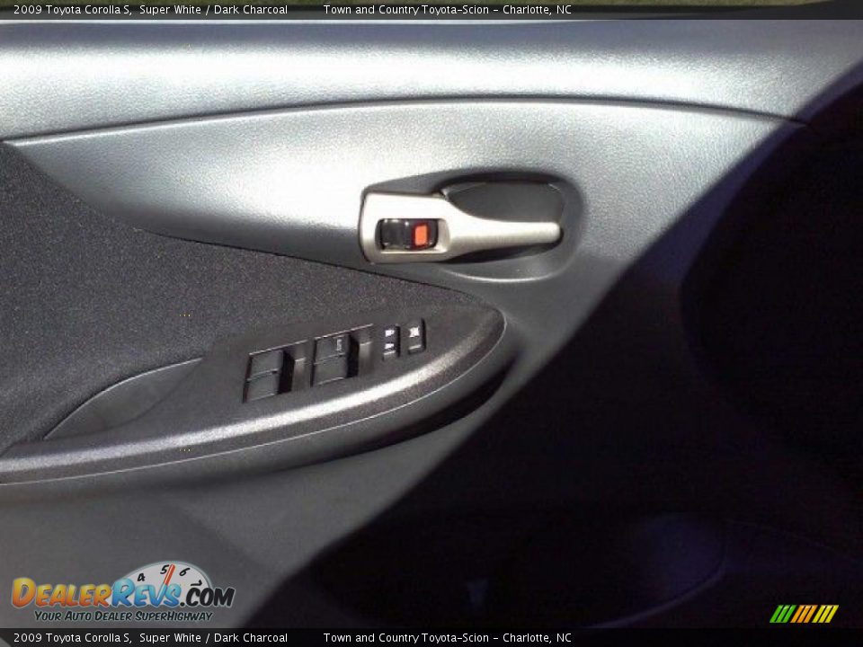 2009 Toyota Corolla S Super White / Dark Charcoal Photo #12