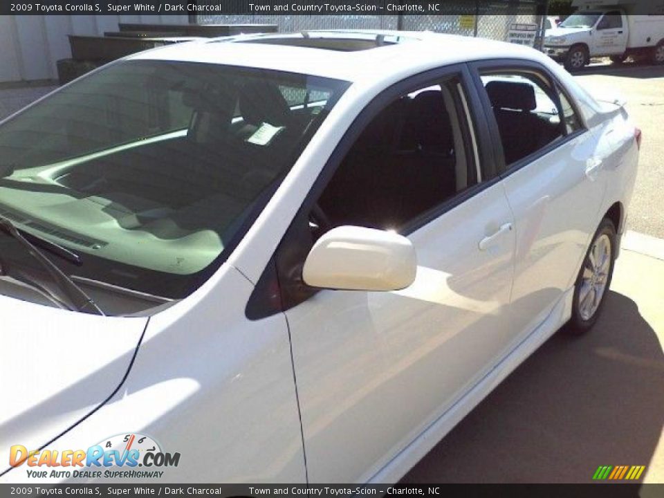 2009 Toyota Corolla S Super White / Dark Charcoal Photo #20
