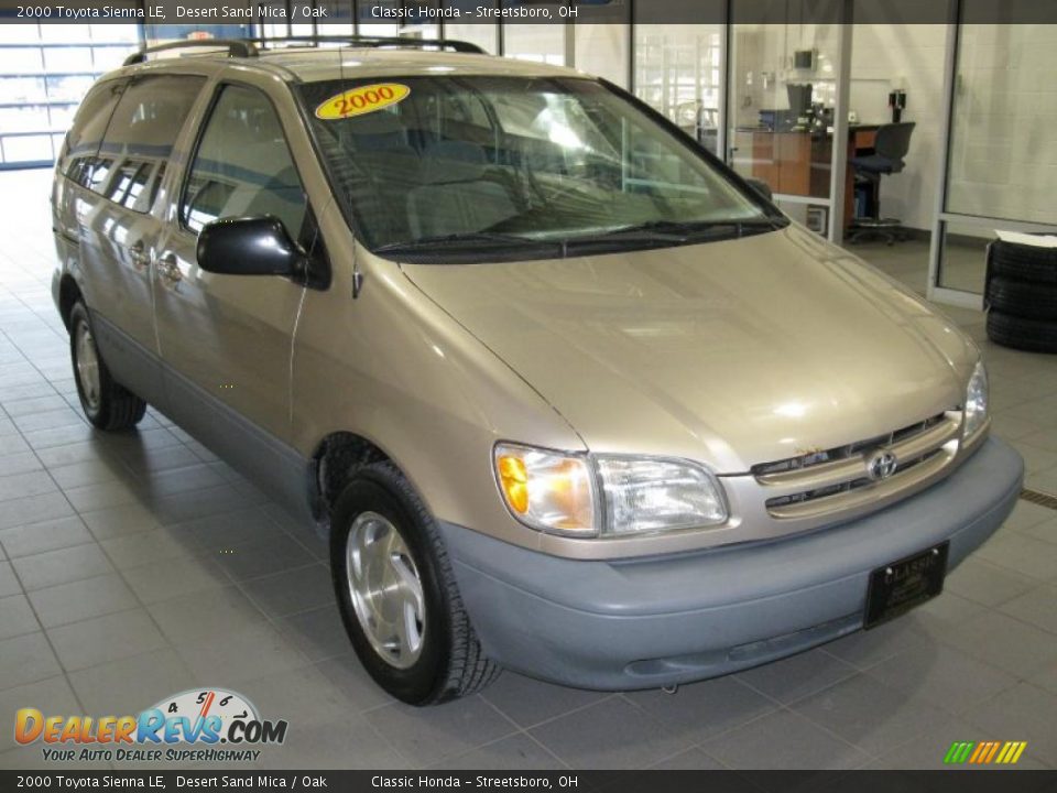 2000 Toyota Sienna LE Desert Sand Mica / Oak Photo #1
