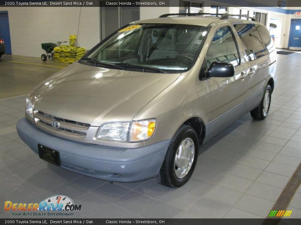 2000 Toyota Sienna LE Desert Sand Mica / Oak Photo #2