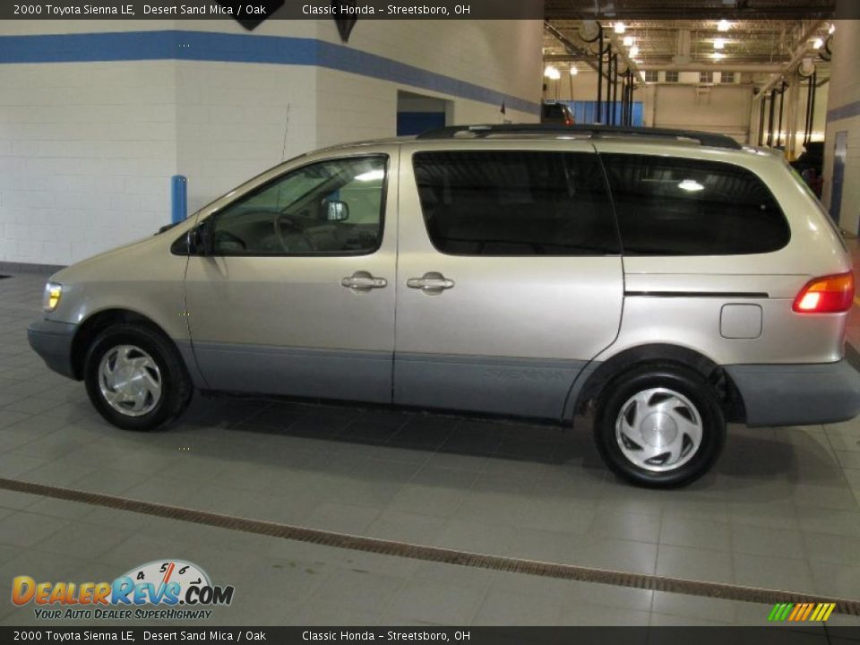 2000 Toyota Sienna LE Desert Sand Mica / Oak Photo #4