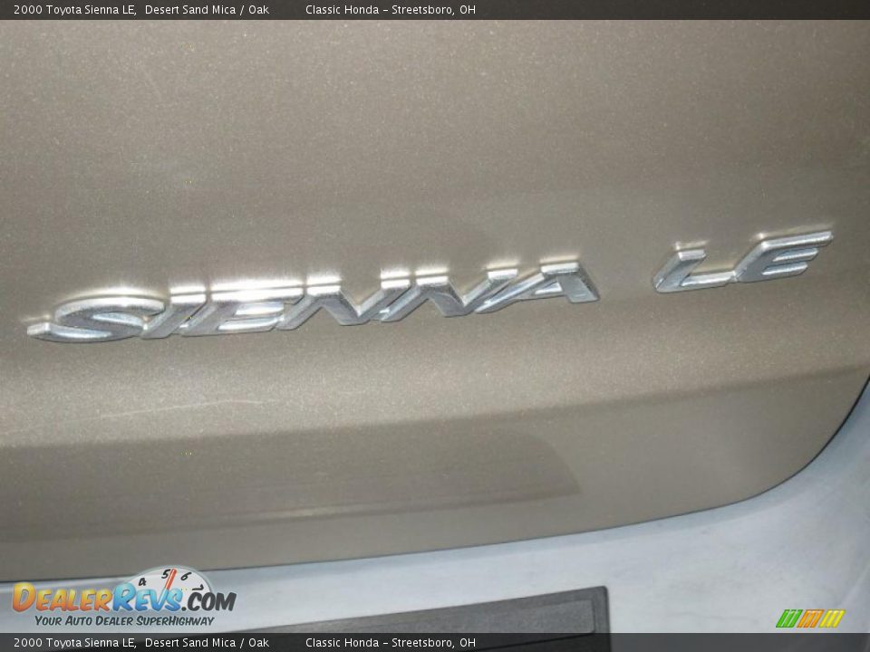 2000 Toyota Sienna LE Desert Sand Mica / Oak Photo #10