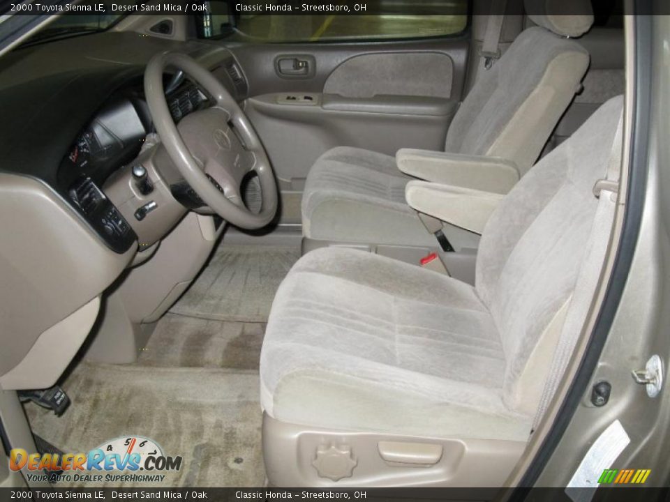 2000 Toyota Sienna LE Desert Sand Mica / Oak Photo #13