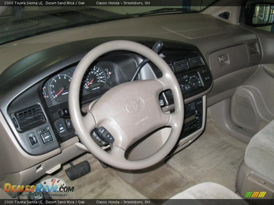 2000 Toyota Sienna LE Desert Sand Mica / Oak Photo #14