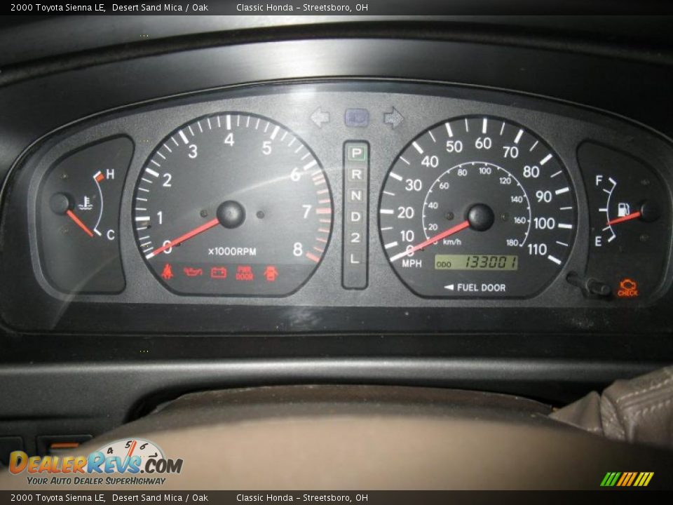 2000 Toyota Sienna LE Desert Sand Mica / Oak Photo #15