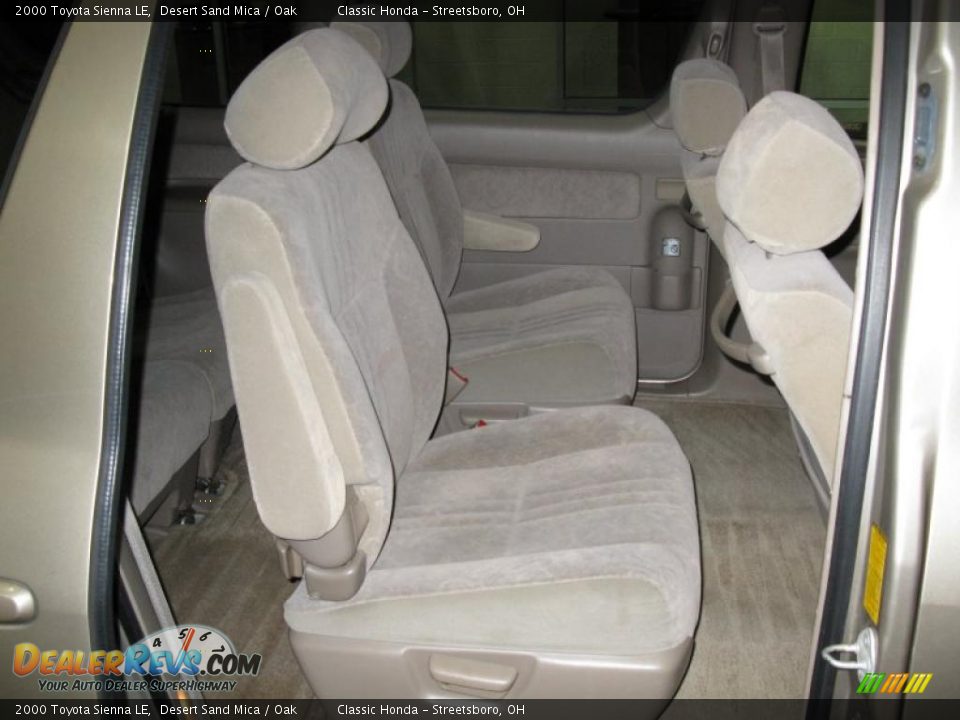 2000 Toyota Sienna LE Desert Sand Mica / Oak Photo #22