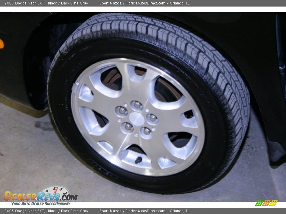 2005 Dodge Neon SXT Black / Dark Slate Gray Photo #28
