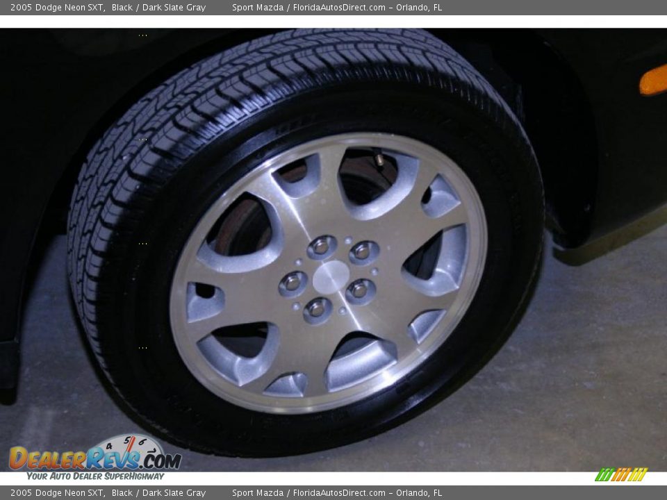 2005 Dodge Neon SXT Black / Dark Slate Gray Photo #31