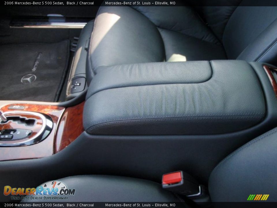 2006 Mercedes-Benz S 500 Sedan Black / Charcoal Photo #33