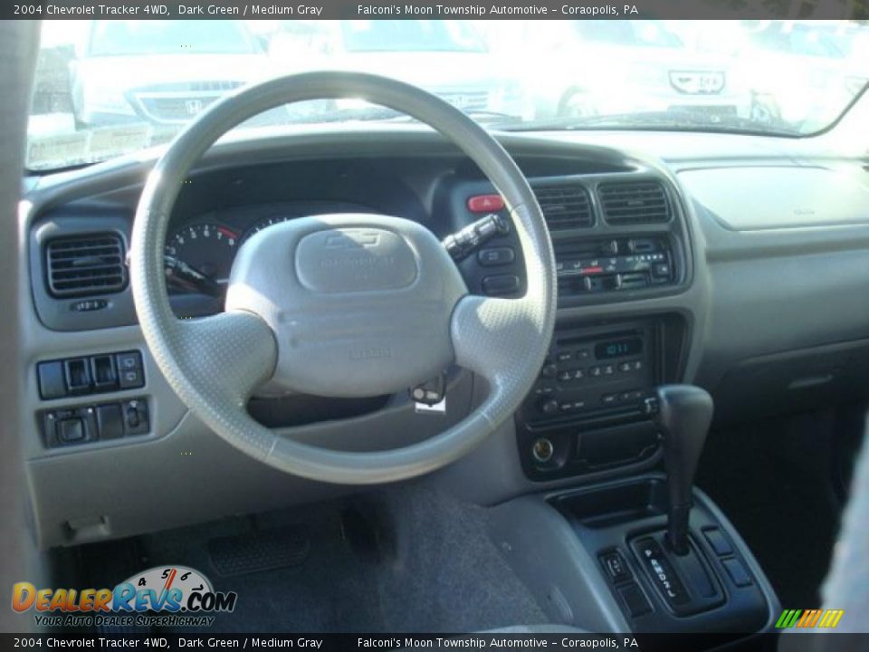 2004 Chevrolet Tracker 4WD Dark Green / Medium Gray Photo #10